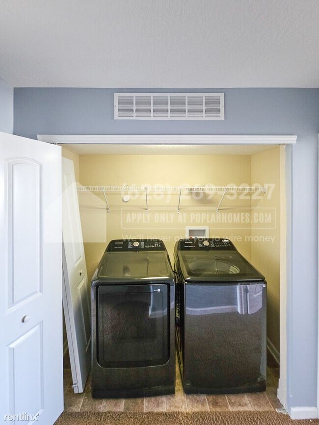 Building Photo - 2 br, 3 bath Townhome - 5927 Winberry Cree...