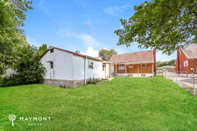 Building Photo - 9238 Orangewood Dr
