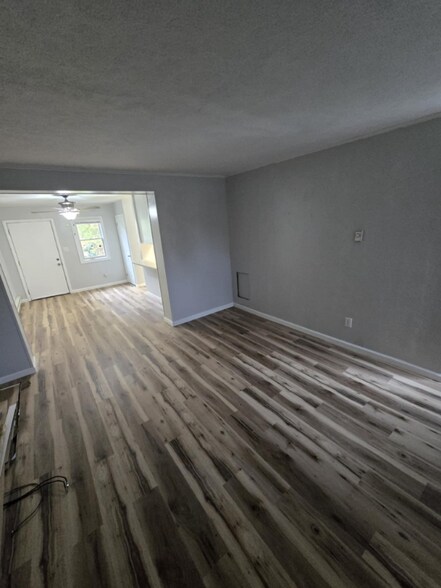 Building Photo - 711 S 6th St