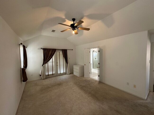 Building Photo - 1054 Island Dr
