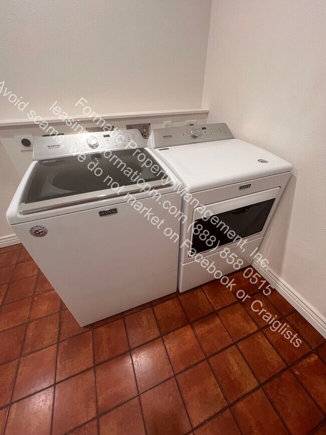 Building Photo - Free Perks, Pet-Friendly Oversized 4-Bedro...