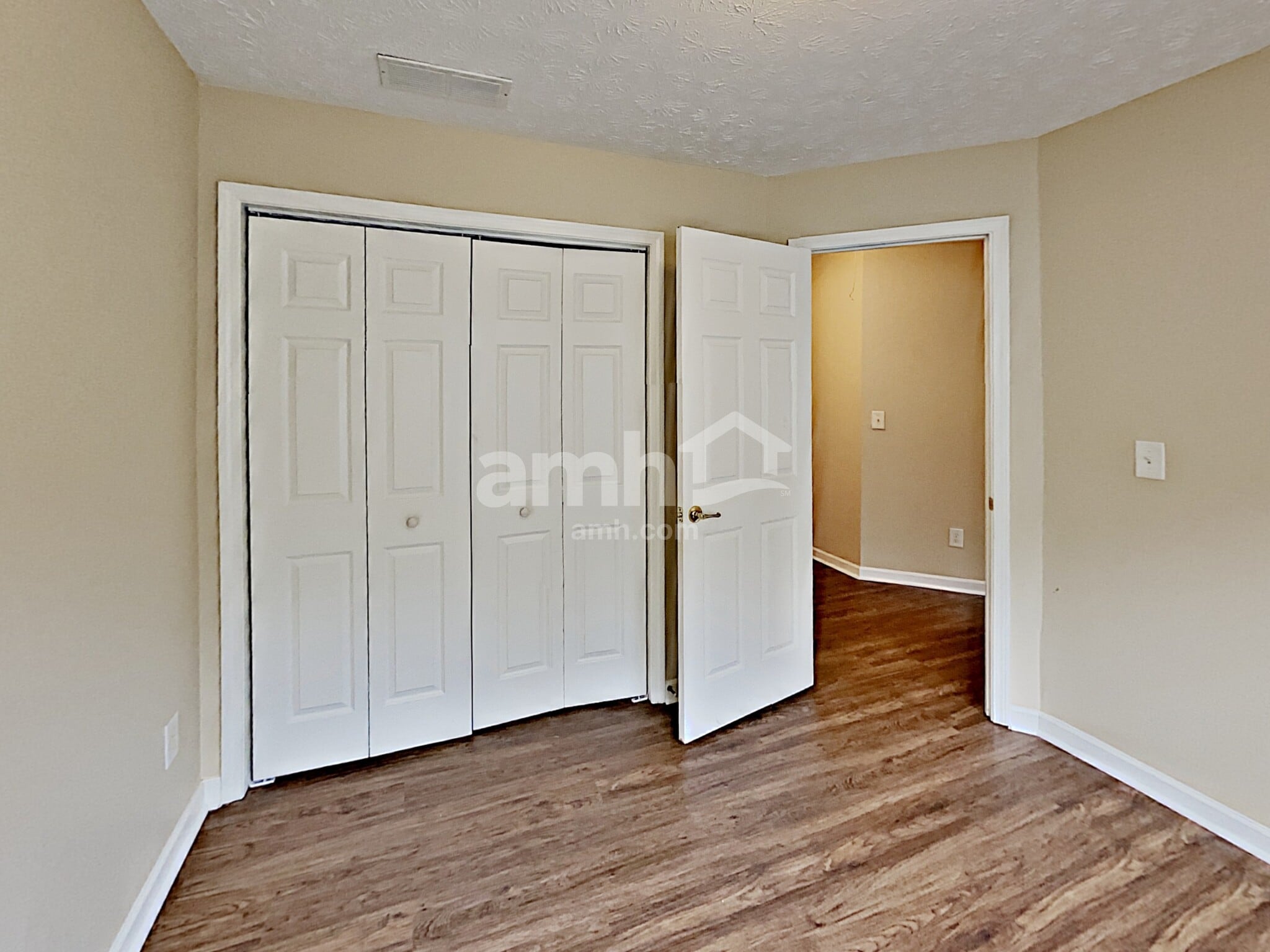 Building Photo - 125 Sanders Walk