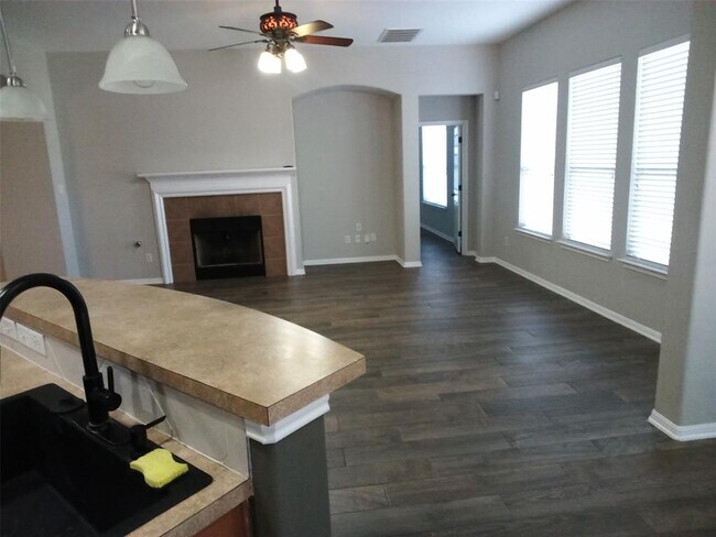 Building Photo - 2412 Tumbling River Dr