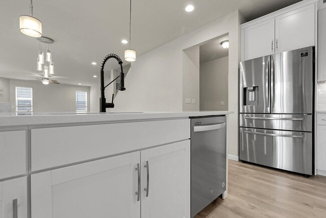 Building Photo - 23895 E Rocky Top Pl
