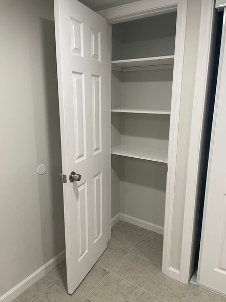 Building Photo - 23963 Lodge Dr