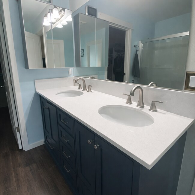 Building Photo - Expansive Orenco Home with 5 Bedrooms, Bonus Room & 3 Full Baths