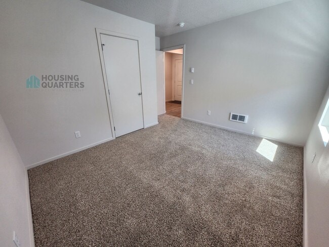 Building Photo - 1808 E Boskoop St