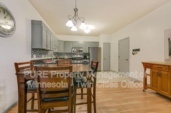 Building Photo - 4080 Meadowlark Curve