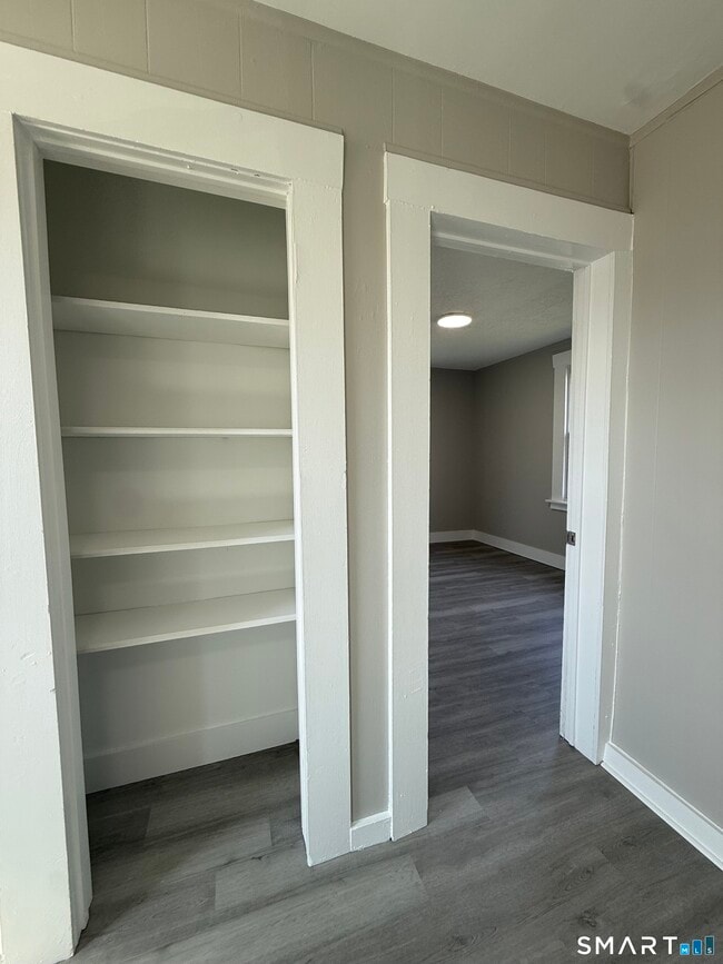 Building Photo - 420 Short Beach Rd