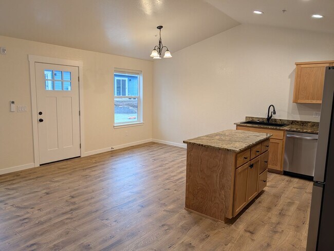 Building Photo - Brand New Single Level Home, Half Off the First Month's Rent!