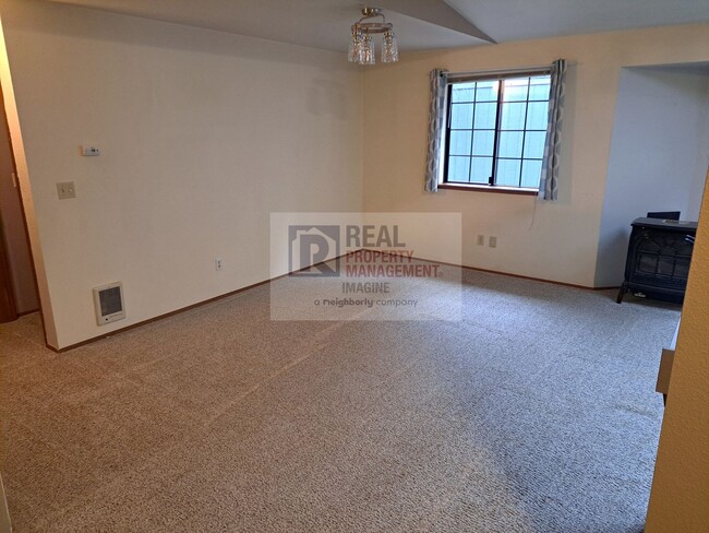 Building Photo - Check out this adorable 2.0 bedroom, 2.0 b...