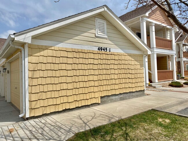 Building Photo - Fantastic 2 Bedroom, 2 Bath Ground Level Condo With Detached Garage in Loveland, Colorado