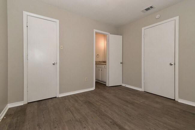 Building Photo - PEPERPORT.3914/3916