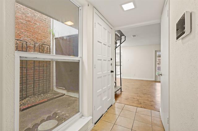 Building Photo - 2211 Salem Dr