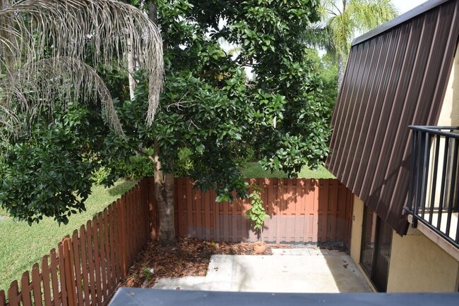 Building Photo - 5945 SE Windsong Ln