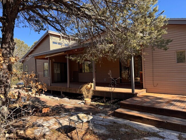 Building Photo - 3 Bedroom, 2 Bathroom Home in Tijeras, NM