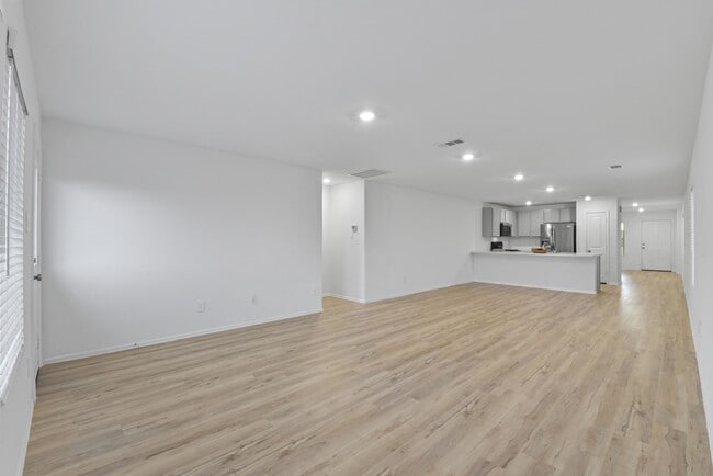 Building Photo - 22156 Juniper Crossing Dr
