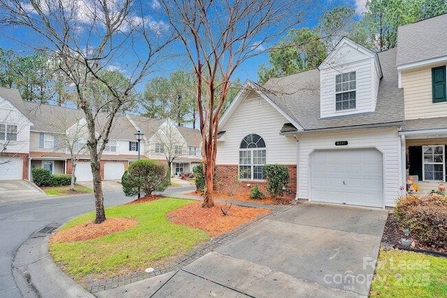 Building Photo - 8041 Christmas Ct