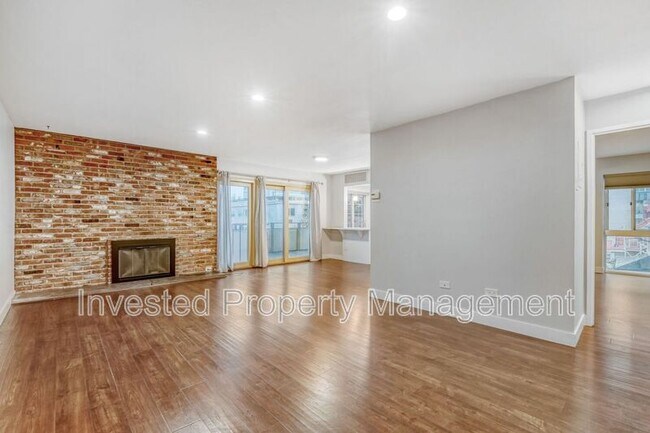 Building Photo - 700 N Washington St