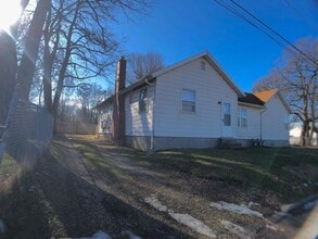 Building Photo - 1160 Lambert St
