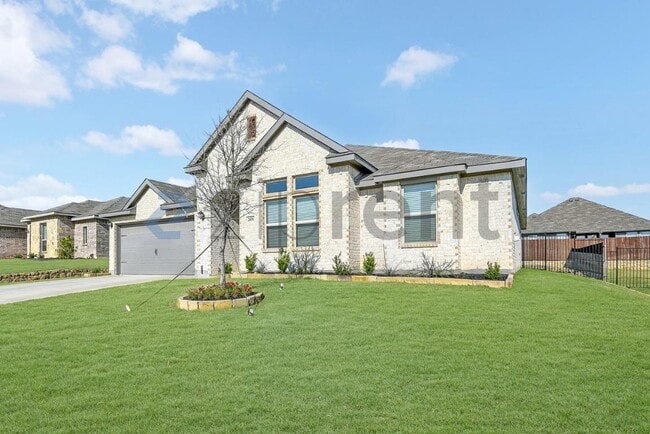 Building Photo - 2650 Streamside Dr