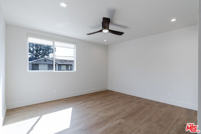 Building Photo - 12425 Texas Ave