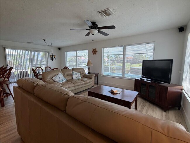 Building Photo - 732 Santa Margerita Ln