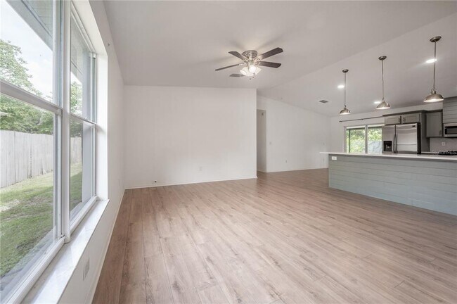 Building Photo - 1508 E Jean St
