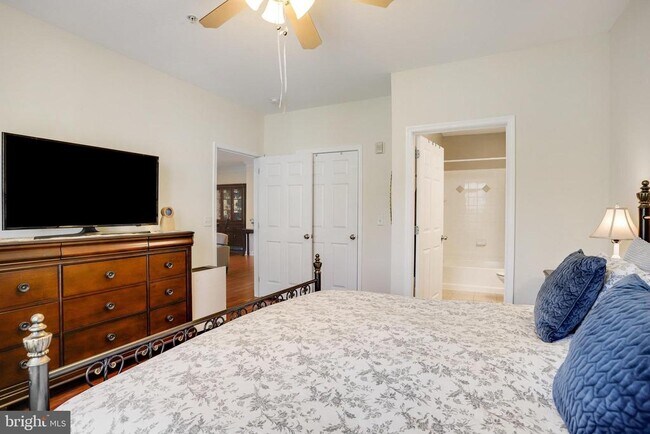Building Photo - 501 Hungerford Dr