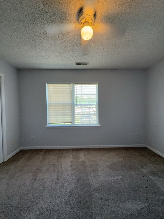 Building Photo - 807 Timberlake Trail
