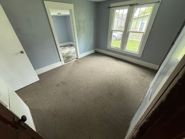 Building Photo - 319 S Ashby Ave