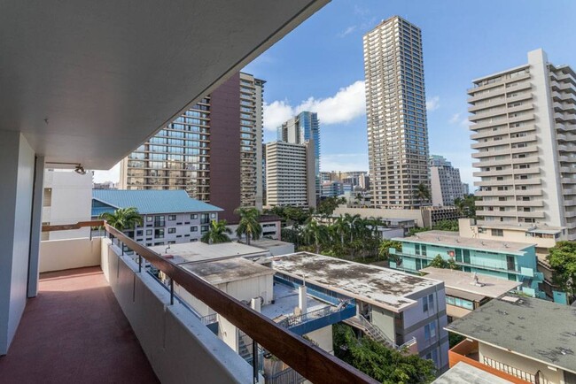 Building Photo - 2BR/2BA/1PKG UNIT IN THE ALA WAI MANSION W...