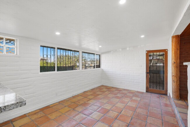 Building Photo - 6814 E Koralee St