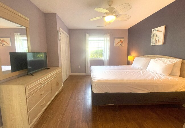 Building Photo - 517 White River Dr