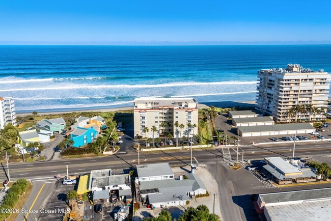 Building Photo - 925 N Hwy A1A