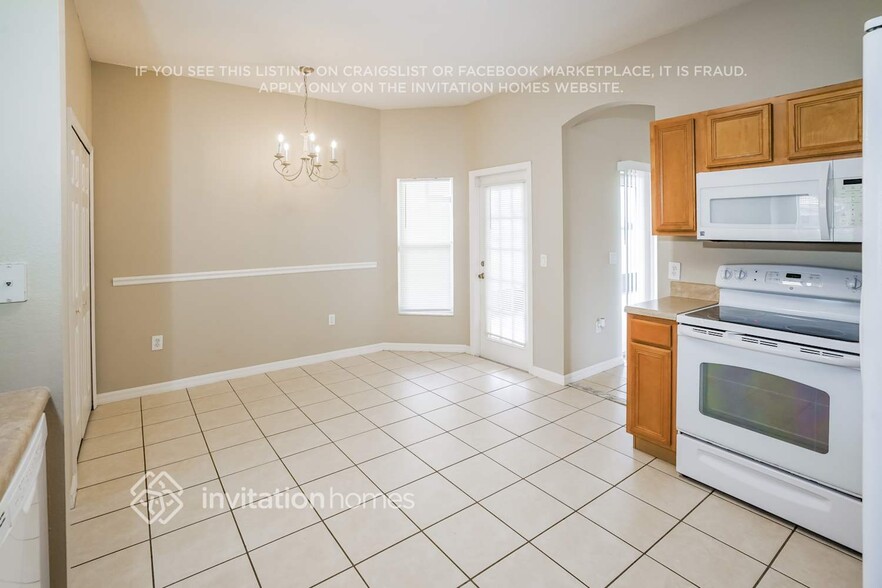 Building Photo - 3528 Forest Park Dr