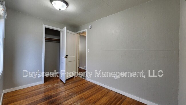 Building Photo - 729 14th St N