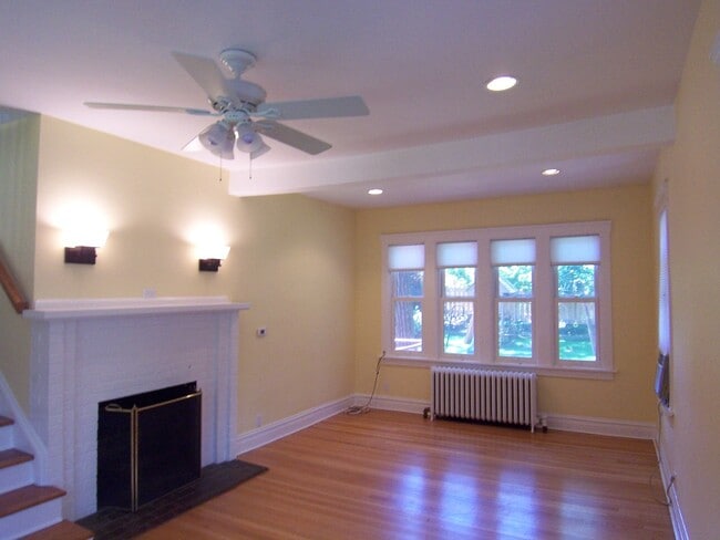 Building Photo - 1226 Simpson St