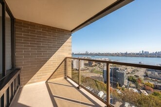 Building Photo - 9060 Palisade Ave