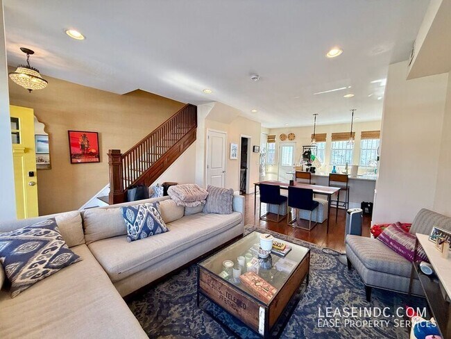 Building Photo - 159 V St NE