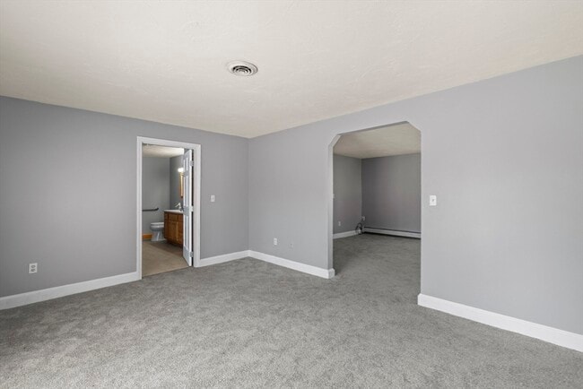 Building Photo - 38 Roosevelt St