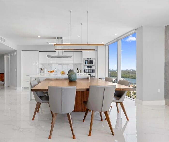 Building Photo - 300 Sunny Isles Blvd
