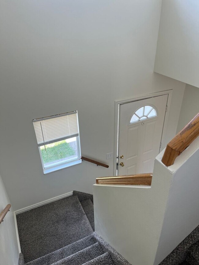 Building Photo - Baggs Pleasant Grove Duplex