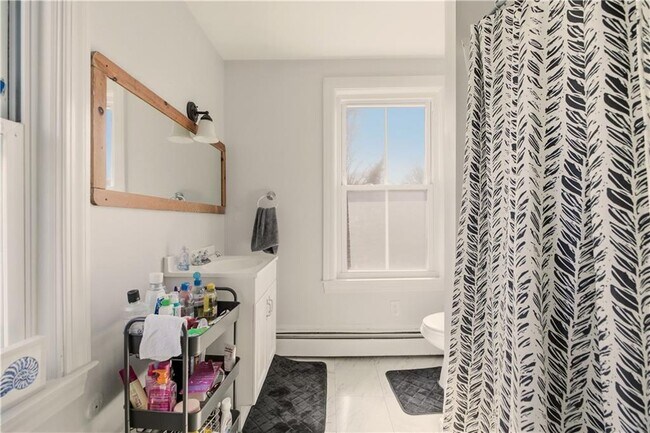 Building Photo - 22 Summer St