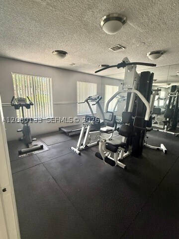 Building Photo - 3218 Coral Lake Dr