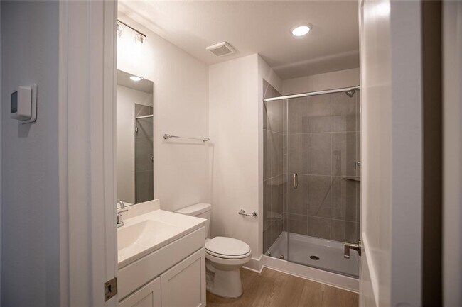 Building Photo - 8622 Sun Coral Dr