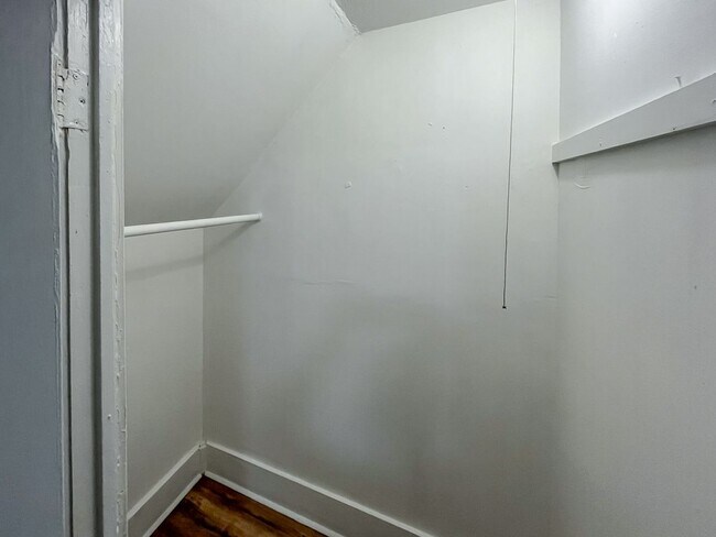 Building Photo - 817 State St