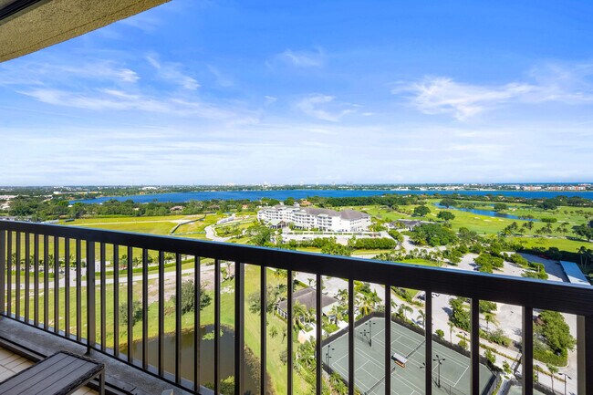 Building Photo - 2450 Presidential Way