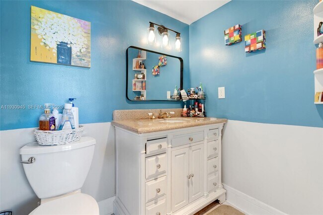 Building Photo - 321 SE 3rd St