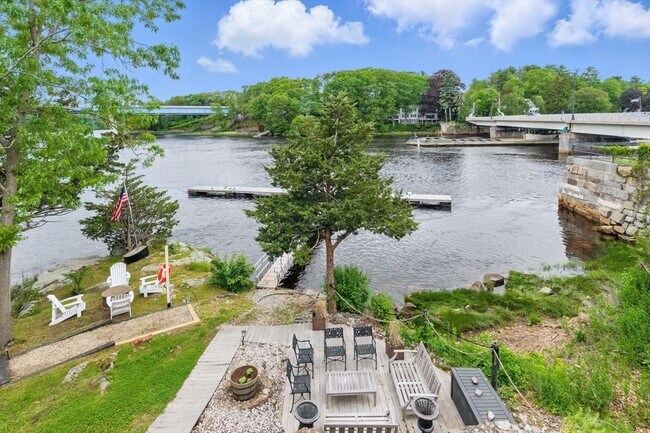 Building Photo - 1 Deer Island St